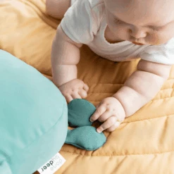 Done By Deer ™ Raffi Blauw Kinderwagen Zitkussen -Kinderwagenwinkel done by deer raffi blauw kinderwagen zitkussen a367820 4